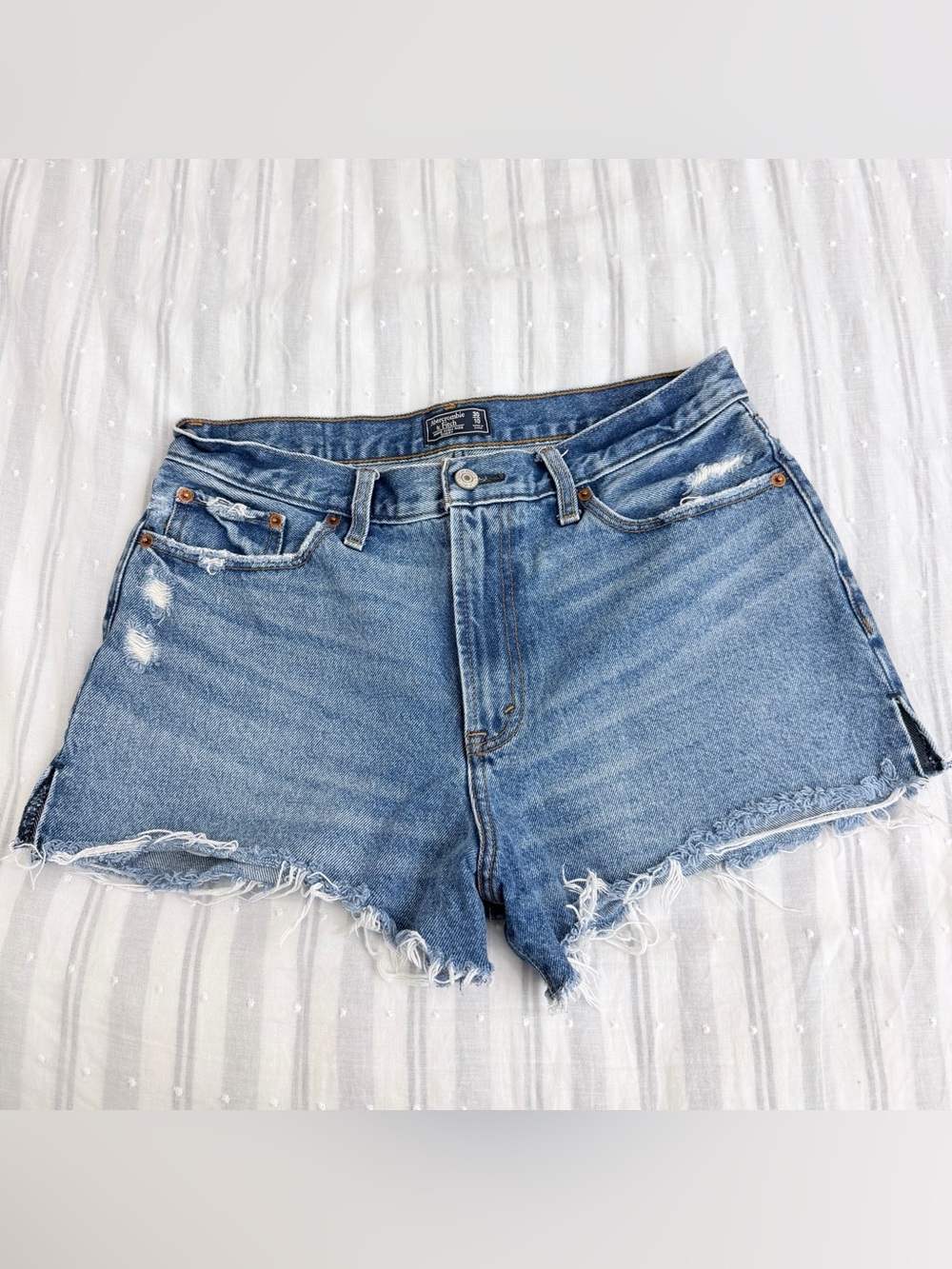 Abercrombie & Fitch Women’s Annie High Rise Cut Off Style Denim Short Size 10/30